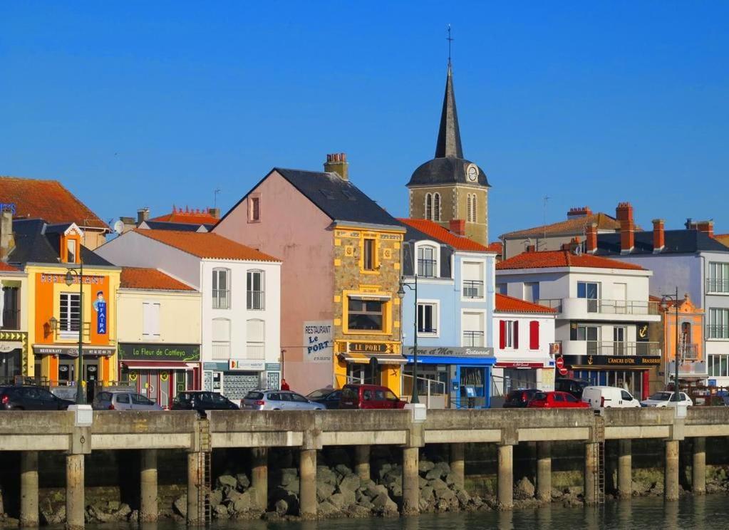 Maison De Pecheur Renovee Avec Cour Proche Du Port Les Sables-dʼOlonne Exteriör bild