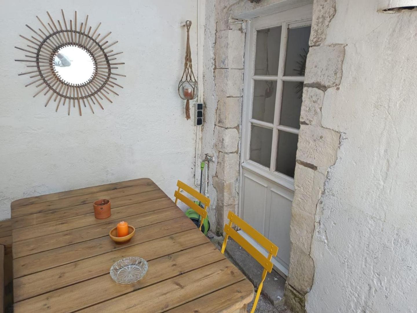 Maison De Pecheur Renovee Avec Cour Proche Du Port Les Sables-dʼOlonne Exteriör bild
